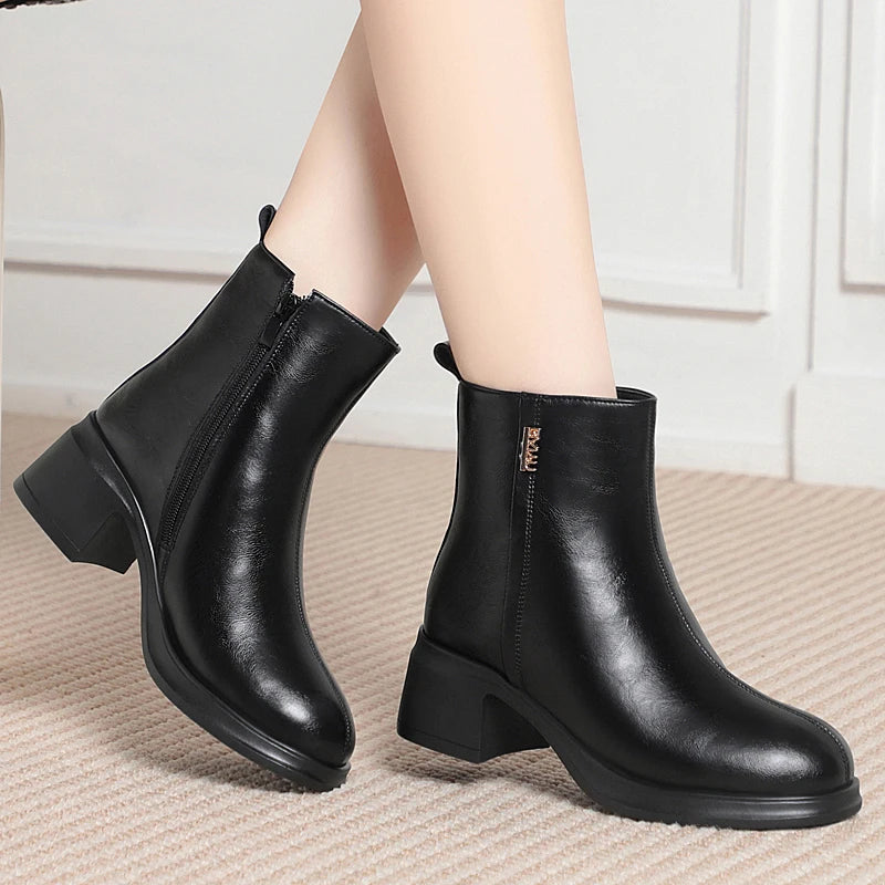 AIYUQI Women's Ankle Boots Wool Warm 2025 New Genuine Leather Snow Boots for Women Large Size Fashiona Retro Winter Boots