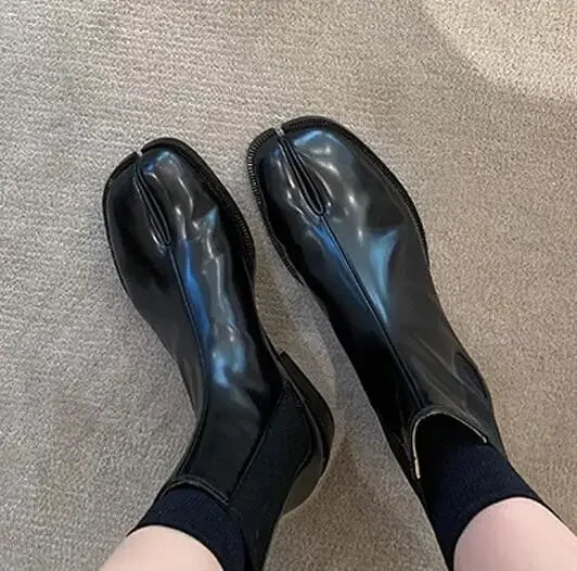2025 Stretch Slip On Chelsea Boots Woman Split Toe Low Heels Ankle Botas Feminina Tabi Shoes Winter Patent/Matte Leather Botines