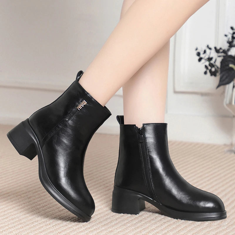 AIYUQI Women's Ankle Boots Wool Warm 2025 New Genuine Leather Snow Boots for Women Large Size Fashiona Retro Winter Boots