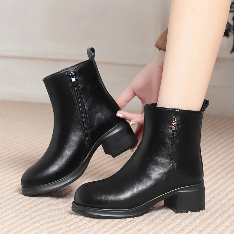 AIYUQI Women's Ankle Boots Wool Warm 2025 New Genuine Leather Snow Boots for Women Large Size Fashiona Retro Winter Boots