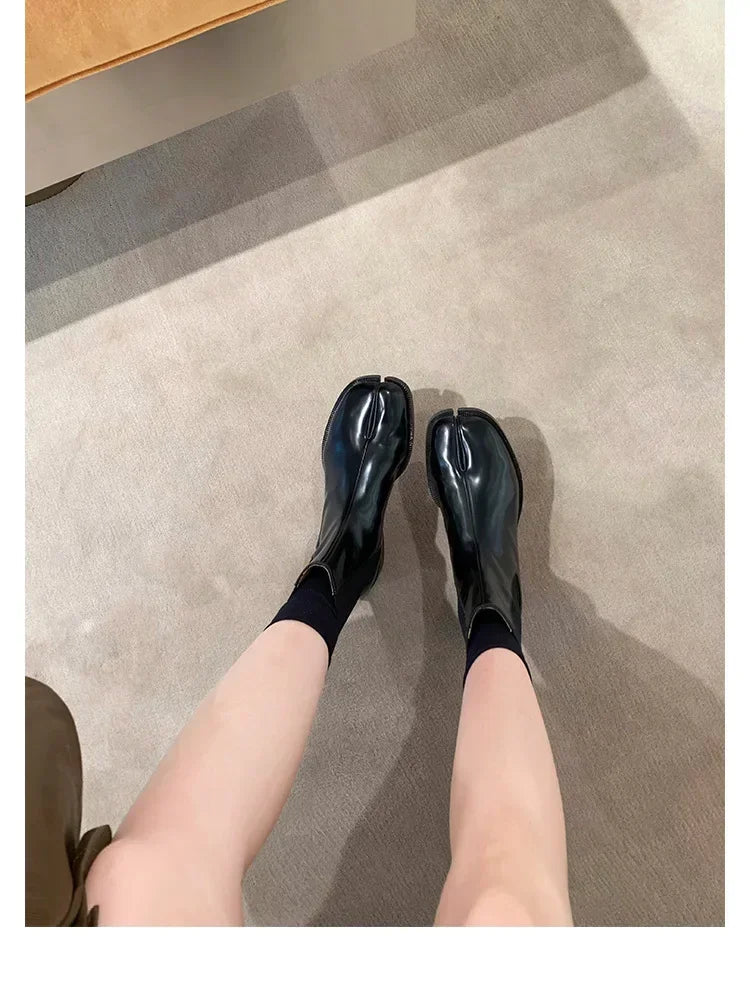 2025 Stretch Slip On Chelsea Boots Woman Split Toe Low Heels Ankle Botas Feminina Tabi Shoes Winter Patent/Matte Leather Botines
